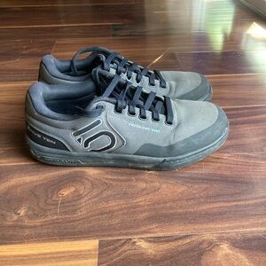 Five Ten Freerider Pro Primeblue mountain bike shoes size 8.5